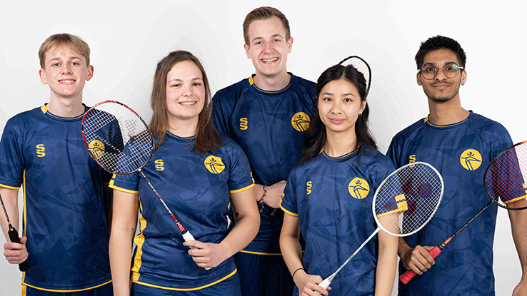 5 ARU badminton players