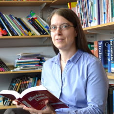 Dr Bettina Beinhoff