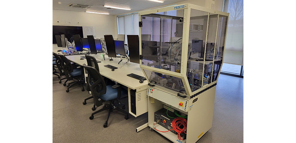 MPS robot station