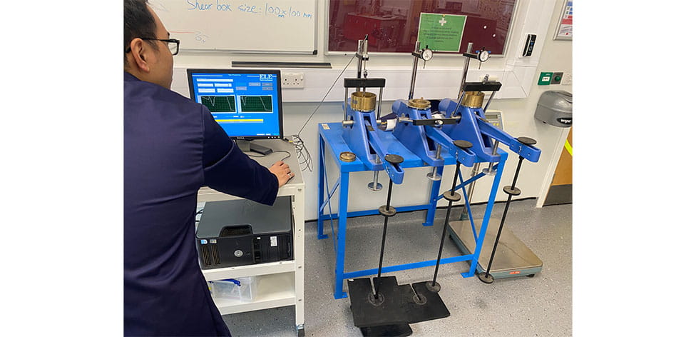 Oedometers experiment and data logging
